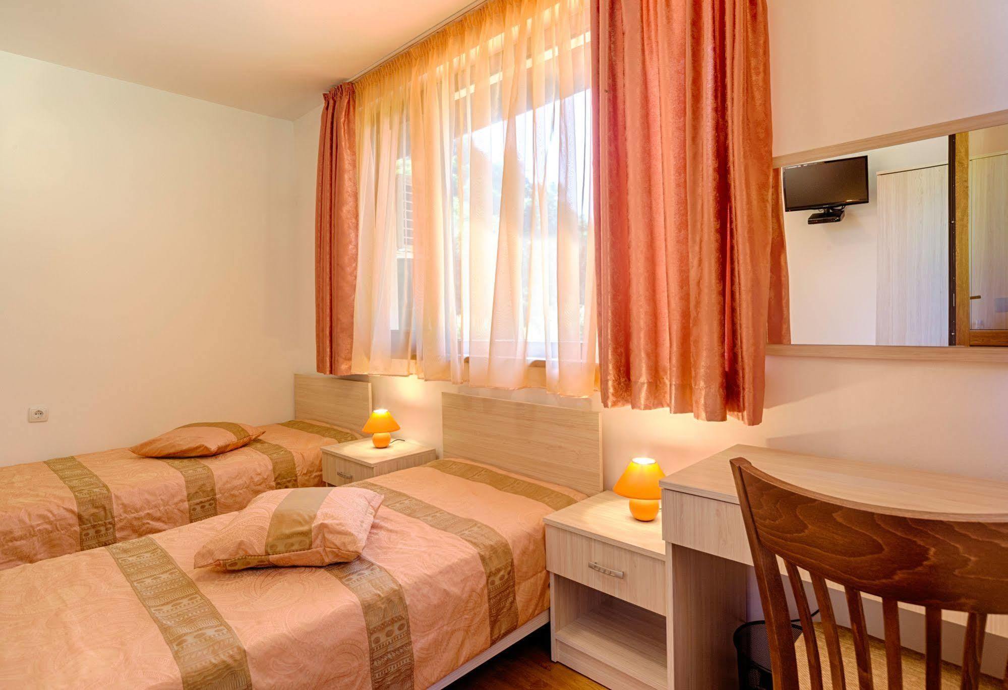Guest House Vitora Ribaritsa Luaran gambar